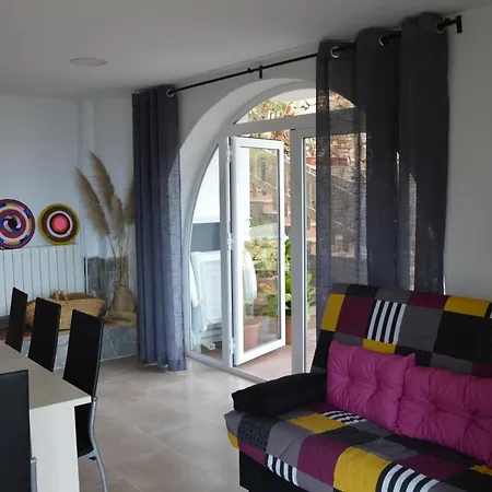 Sea-view Cozy Aptm W Amazing Pool & Trampoline For Kids! Lejlighed *