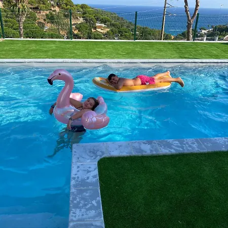 Sea-view Cozy Aptm W Amazing Pool & Trampoline For Kids! Apartment *