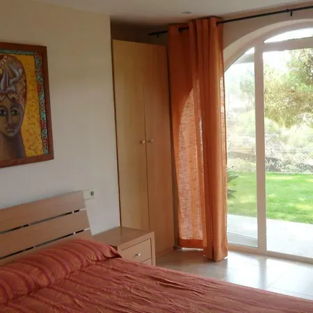 Апартаменти Sea-view Cozy Aptm W Amazing Pool & Trampoline For Kids!